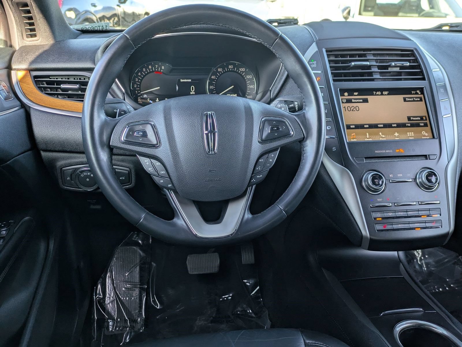 Used 2017 Lincoln MKC Select w/ Select Plus Package FWD image 8