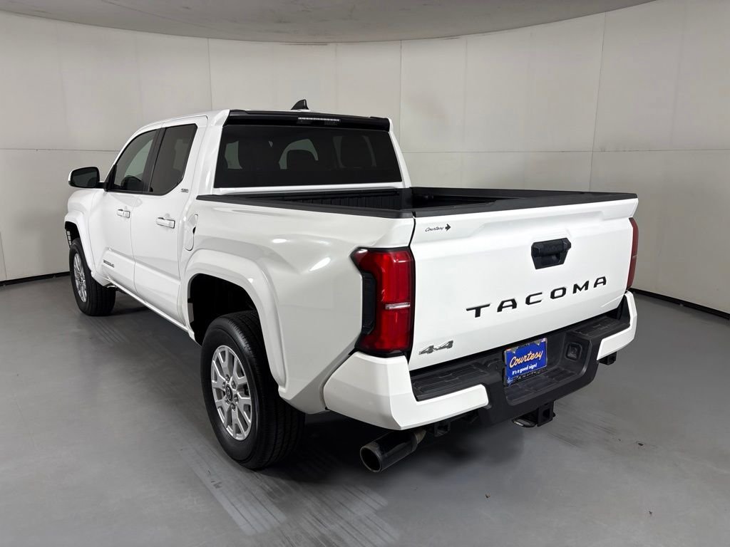 Used 2025 Toyota Tacoma SR5 AWD/4WD image 6