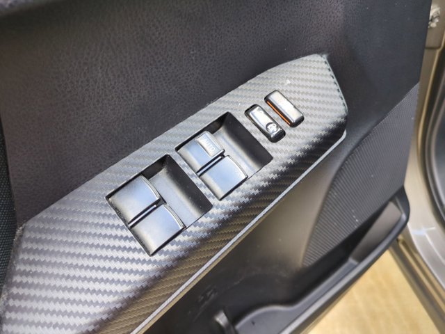 Used 2015 Toyota RAV4 LE image 12