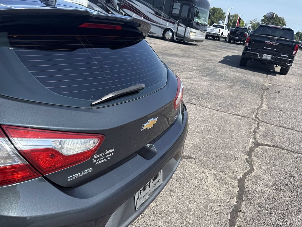 Certified 2017 Chevrolet Cruze Premier FWD image 38