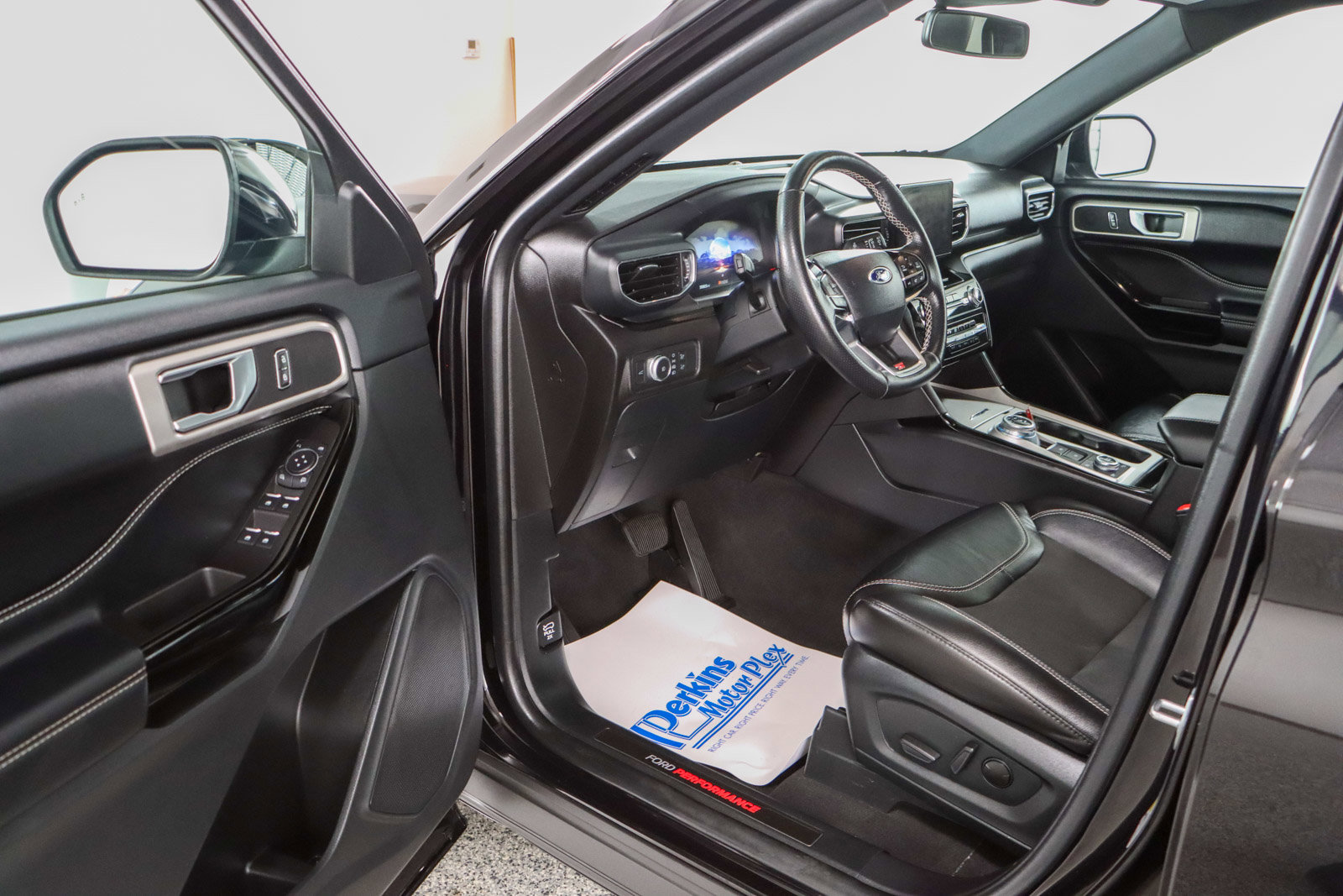 Used 2022 Ford Explorer ST w/ ST Street Pack image 3