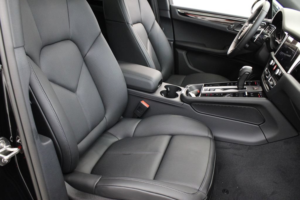 Used 2025 Porsche Macan S AWD/4WD image 29