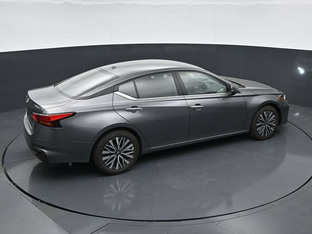 Used 2025 Nissan Altima 2.5 SV FWD image 29