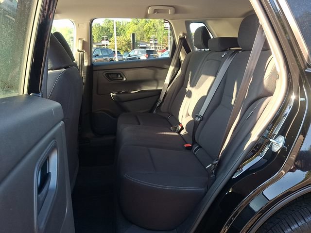 Used 2024 Nissan Rogue S AWD/4WD image 10