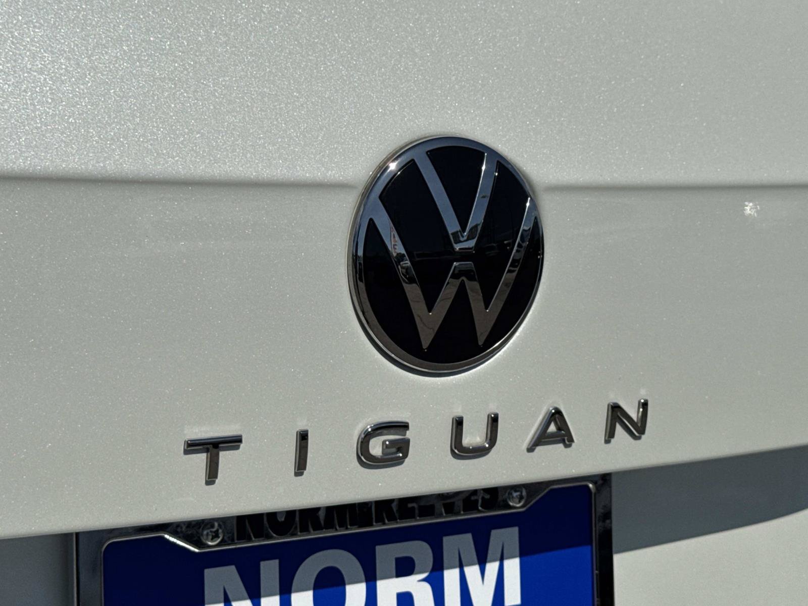 Certified 2023 Volkswagen Tiguan SE FWD image 28