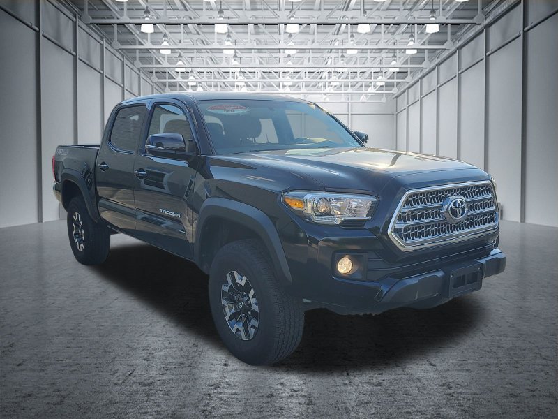 Used 2017 Toyota Tacoma TRD Off-Road w/ Tow Package (A/T) AWD/4WD image 4