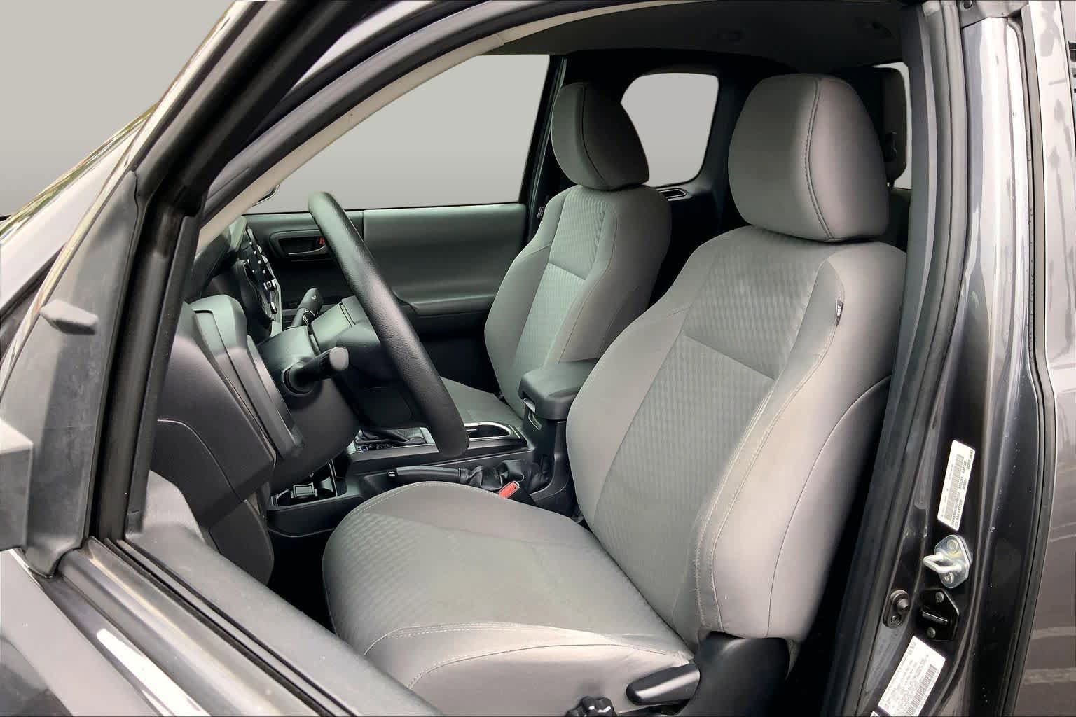 Used 2022 Toyota Tacoma SR w/ SR Convenience Package RWD image 7