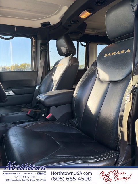 Used 2014 Jeep Wrangler Unlimited Sahara AWD/4WD image 17