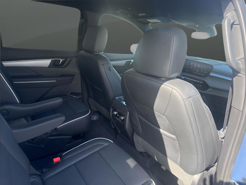 Used 2025 Buick Enclave Preferred image 35