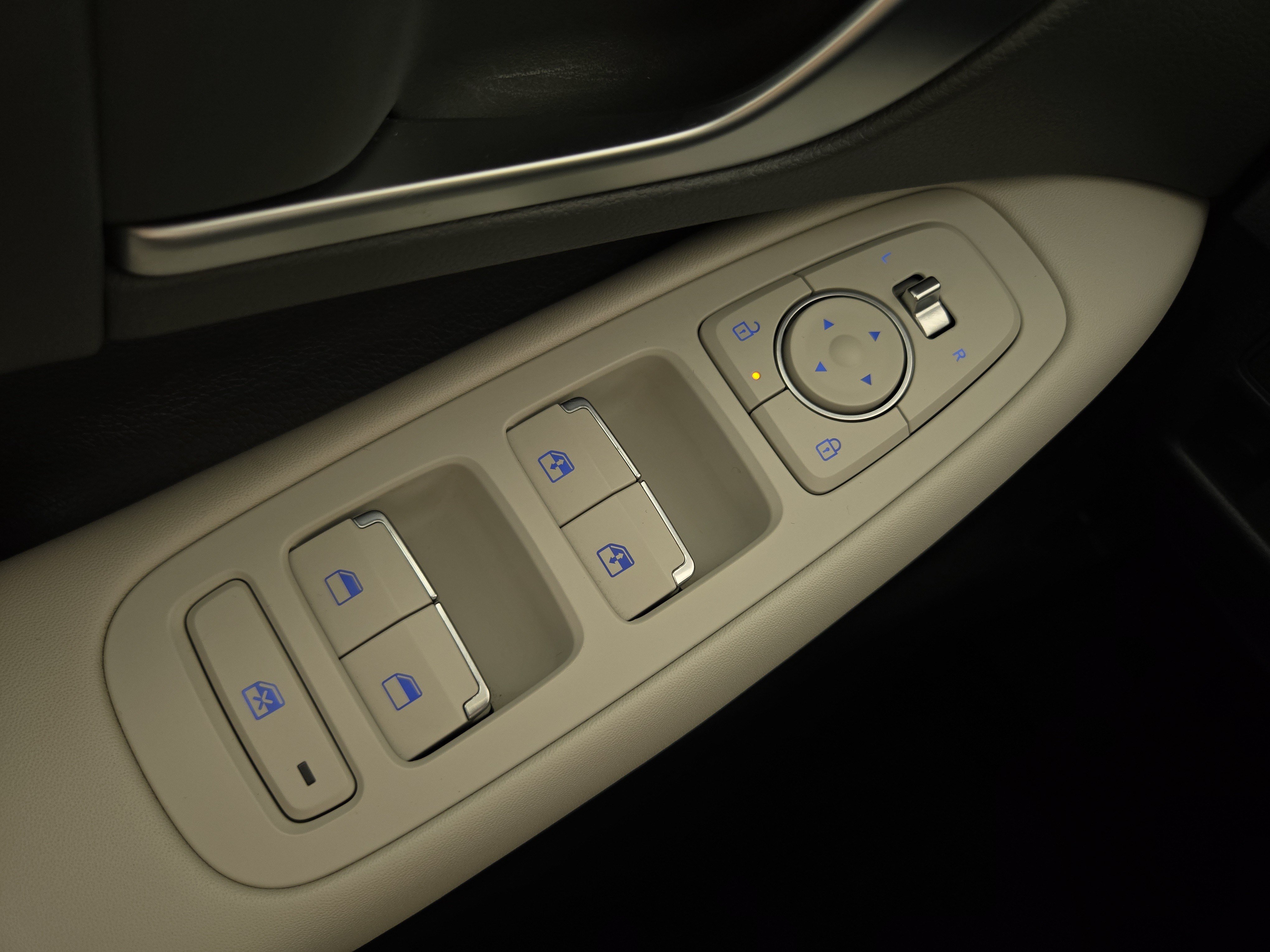 Used 2025 Hyundai Sonata SEL FWD image 28