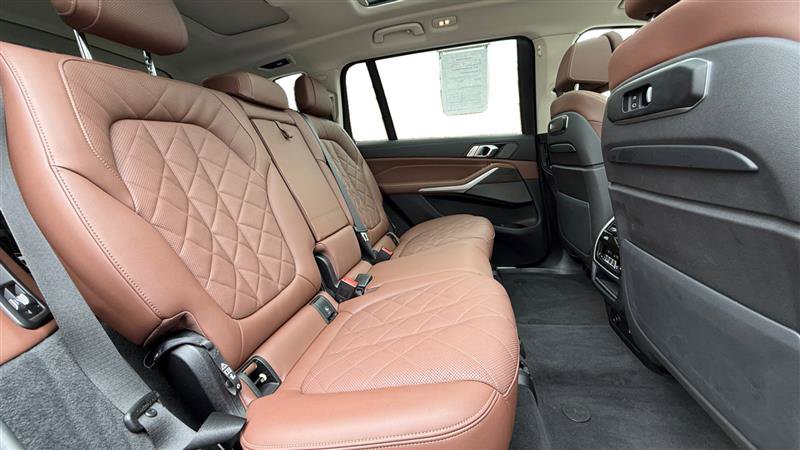 Used 2023 BMW X7 xDrive40i w/ Premium Package AWD/4WD image 18
