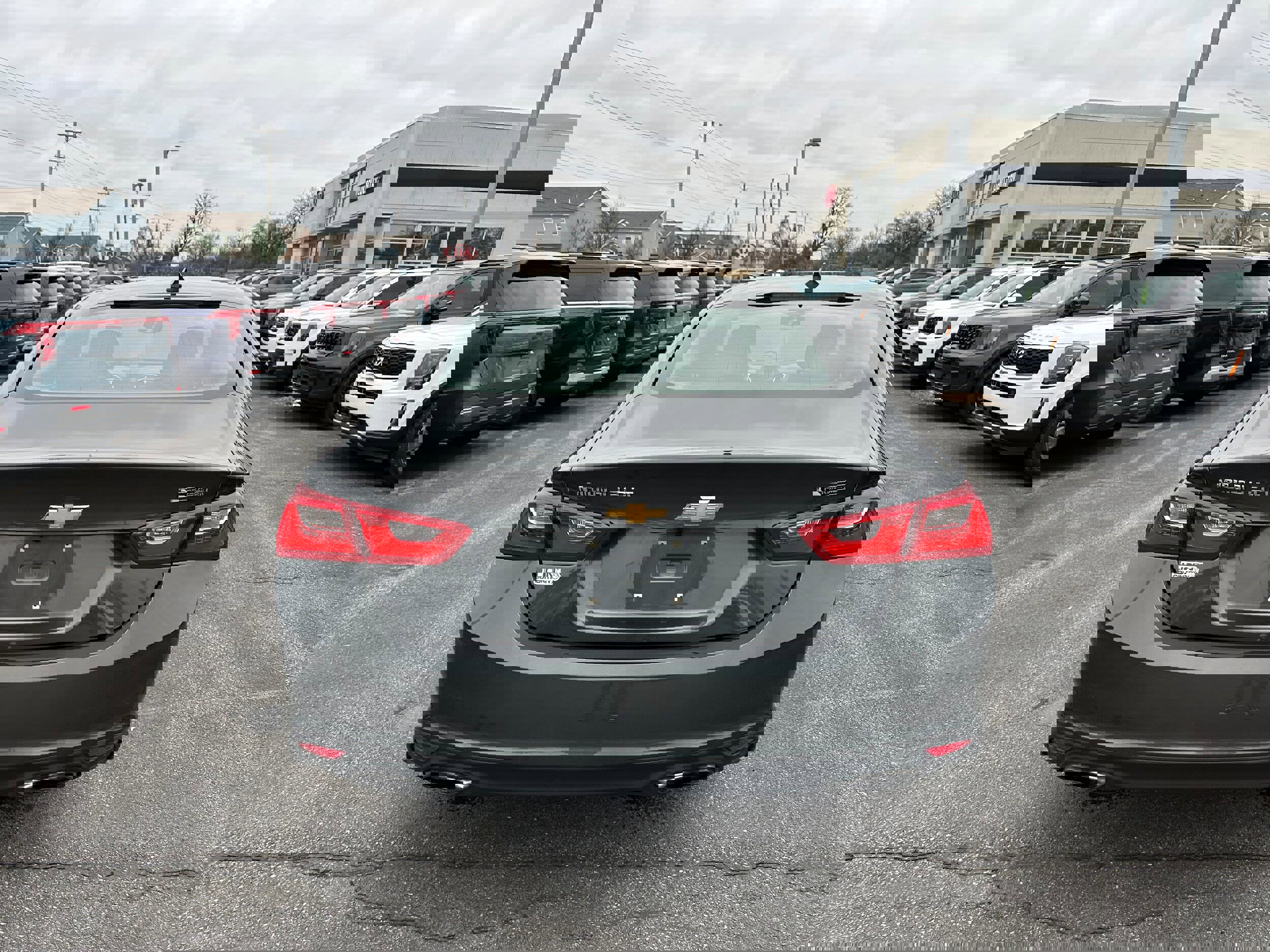 Used 2017 Chevrolet Malibu Premier FWD image 6