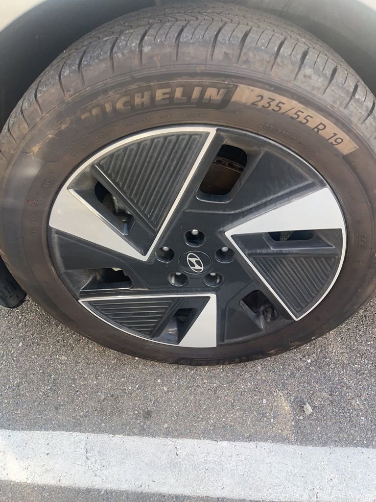 Used 2025 Hyundai Ioniq 5 Limited image 8