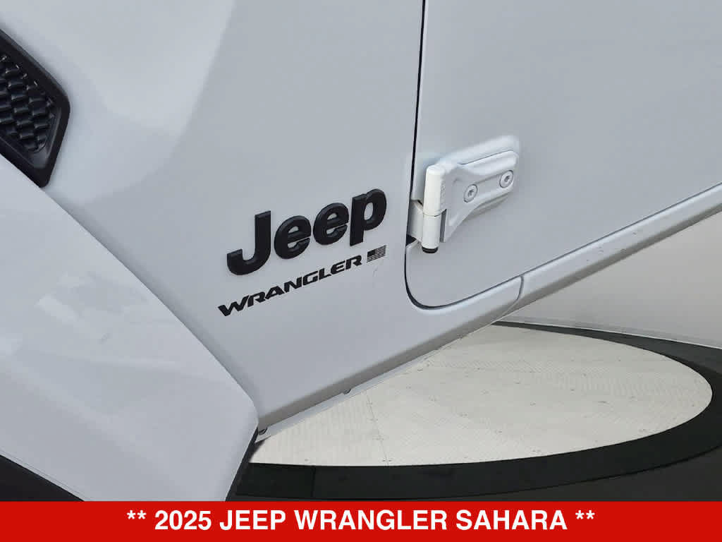 Used 2025 Jeep Wrangler Unlimited Sahara AWD/4WD image 12