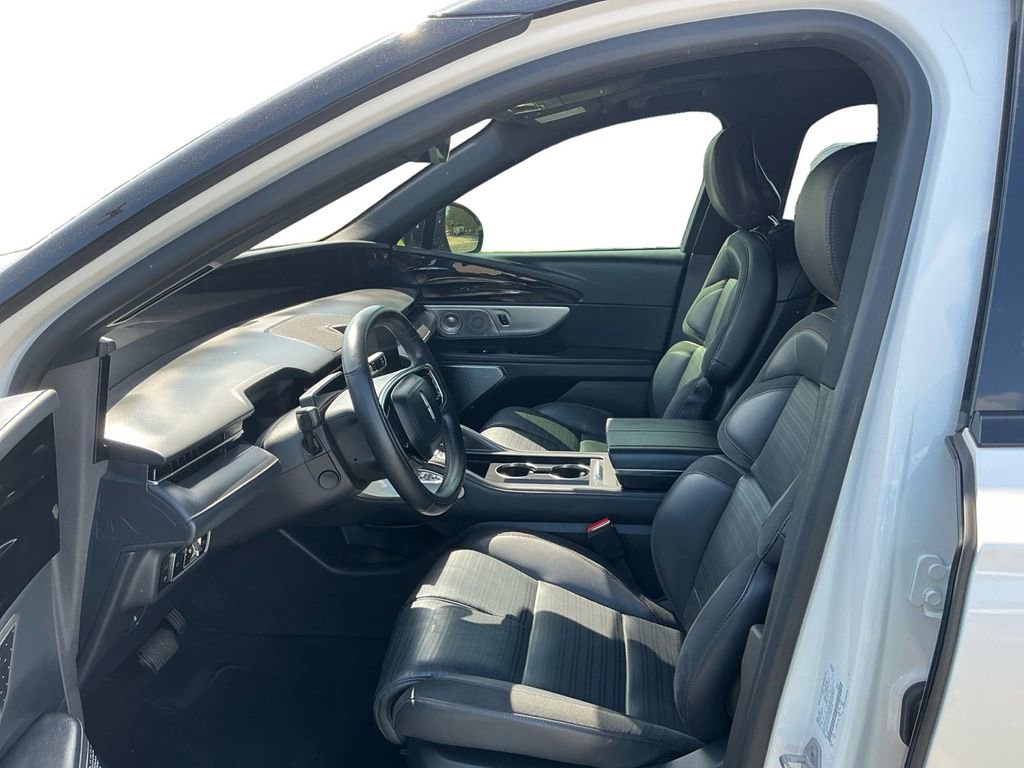 Certified 2025 Lincoln Nautilus Reserve AWD/4WD image 14