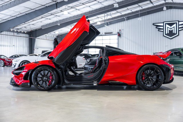 Used 2021 McLaren 765LT RWD image 3