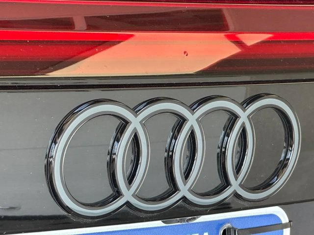 Used 2025 Audi SQ8 Prestige AWD/4WD image 21
