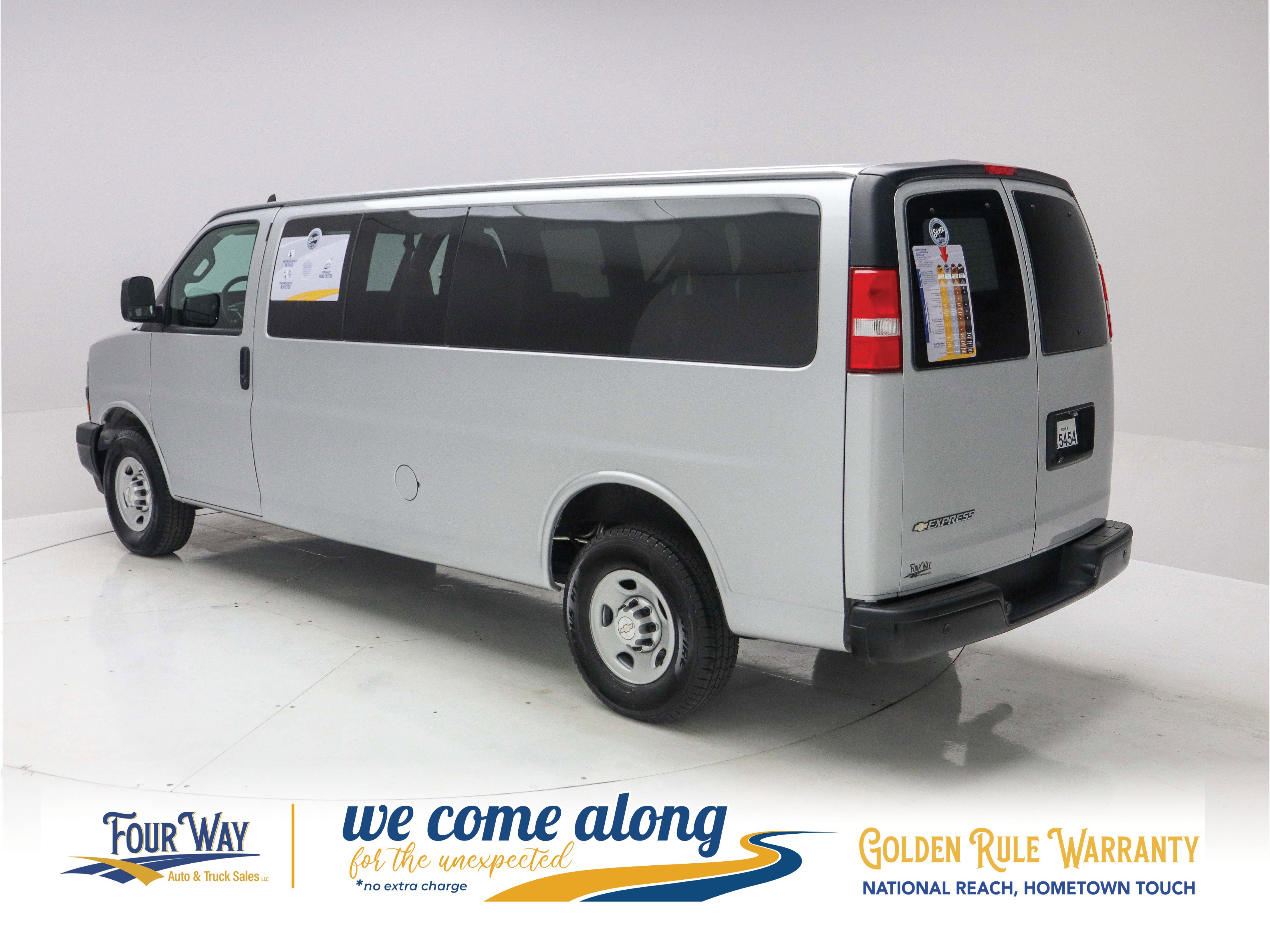 Used 2019 Chevrolet Express 3500 LS RWD image 6