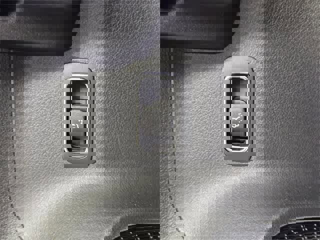 Used 2025 Mercedes-Benz GLB 250 4MATIC image 84