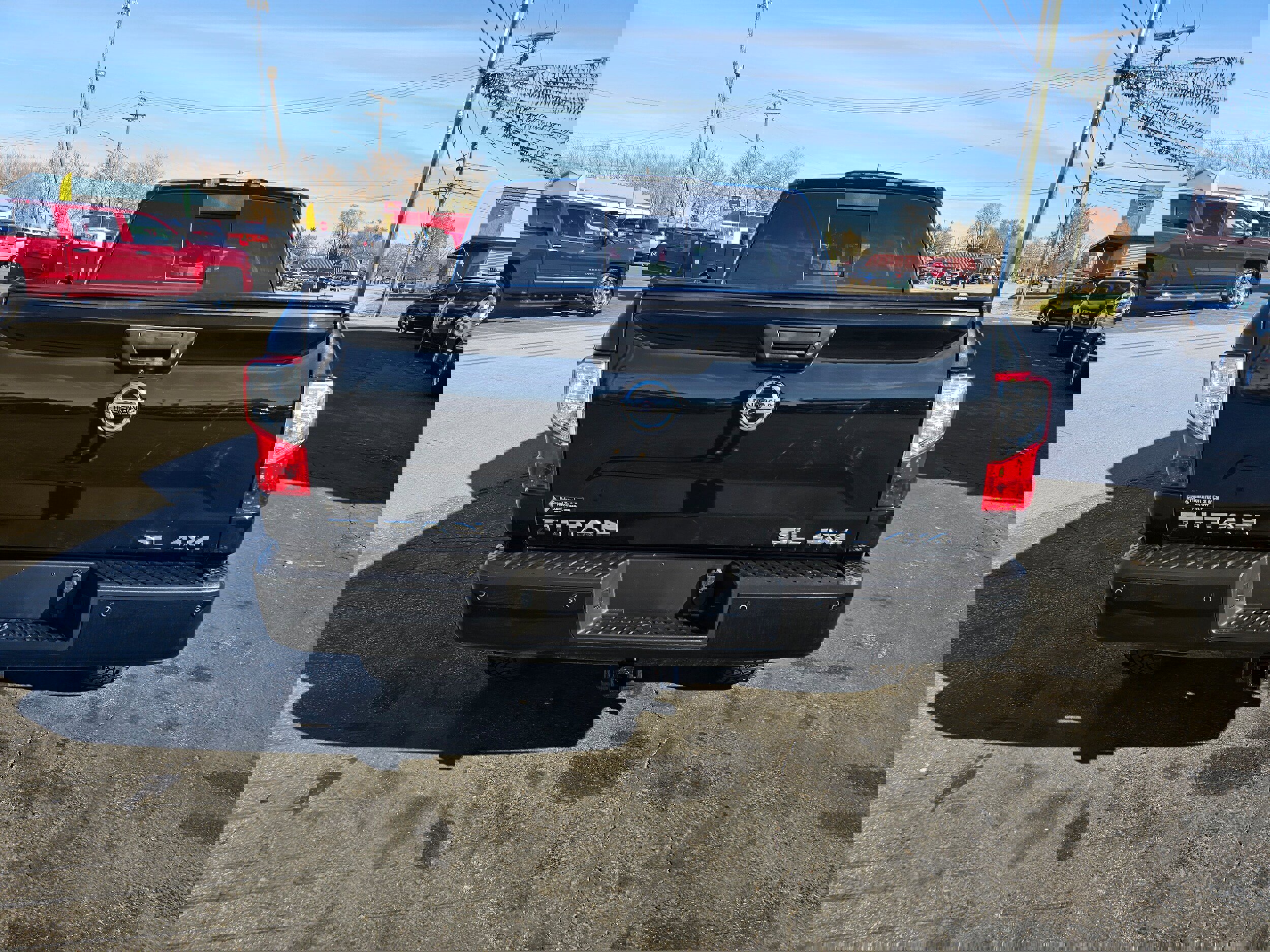 Used 2017 Nissan Titan SL image 6