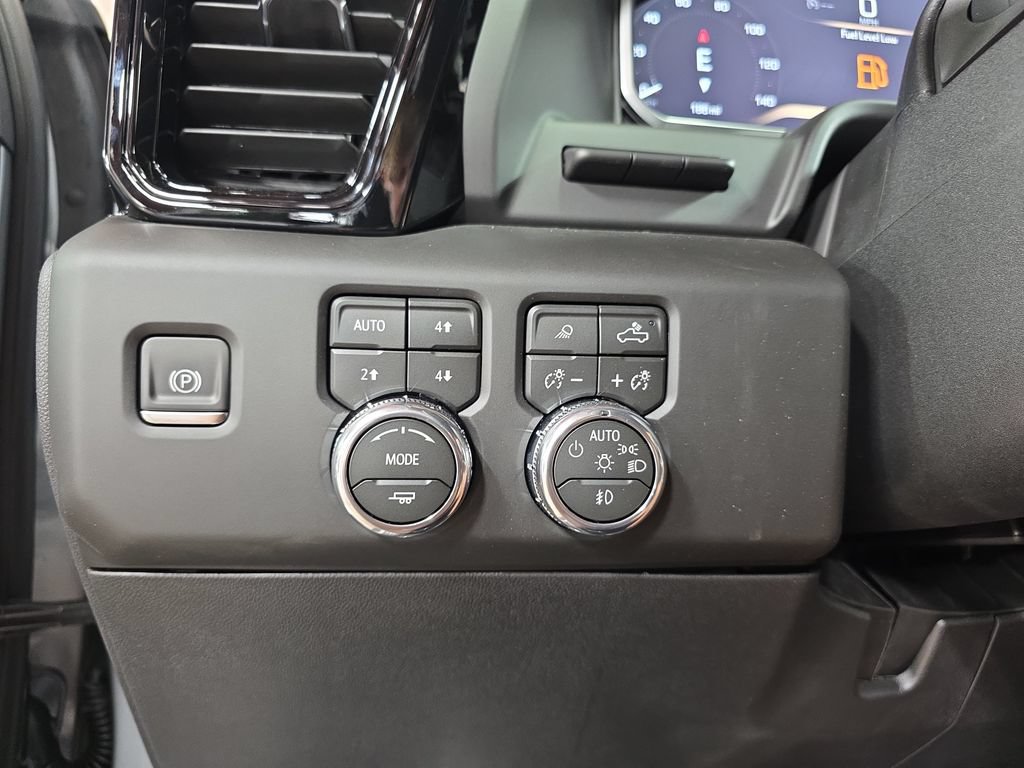 New 2026 GMC Sierra 3500 AT4 w/ AT4 Premium Plus Package AWD/4WD image 24