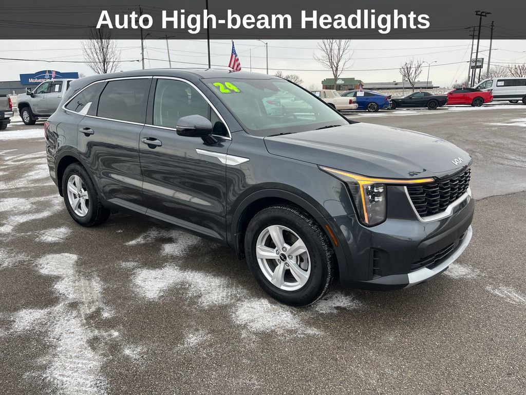 Used 2024 Kia Sorento LX image 9