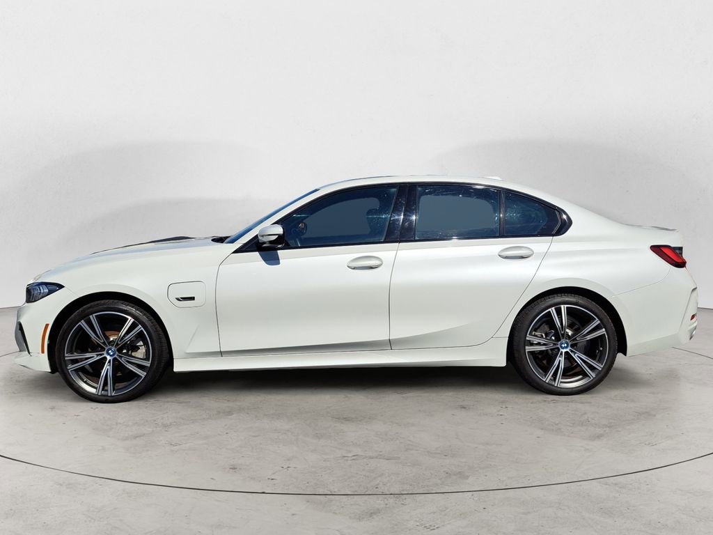 Used 2023 BMW 330e xDrive w/ Driving Assistance Package AWD/4WD image 6