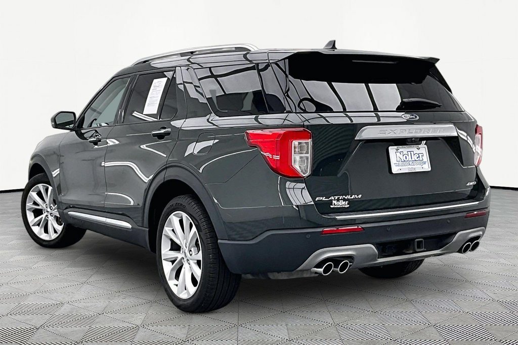 Certified 2024 Ford Explorer Platinum w/ Technology Package AWD/4WD image 13