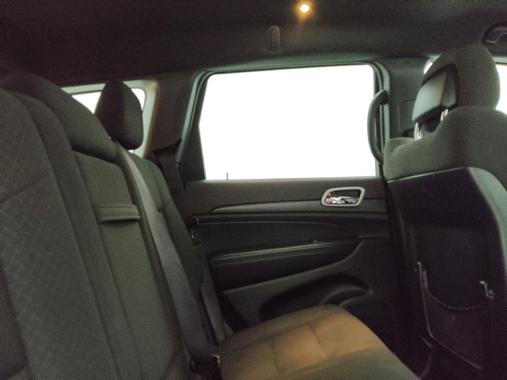 Used 2022 Jeep Grand Cherokee Laredo E AWD/4WD image 19