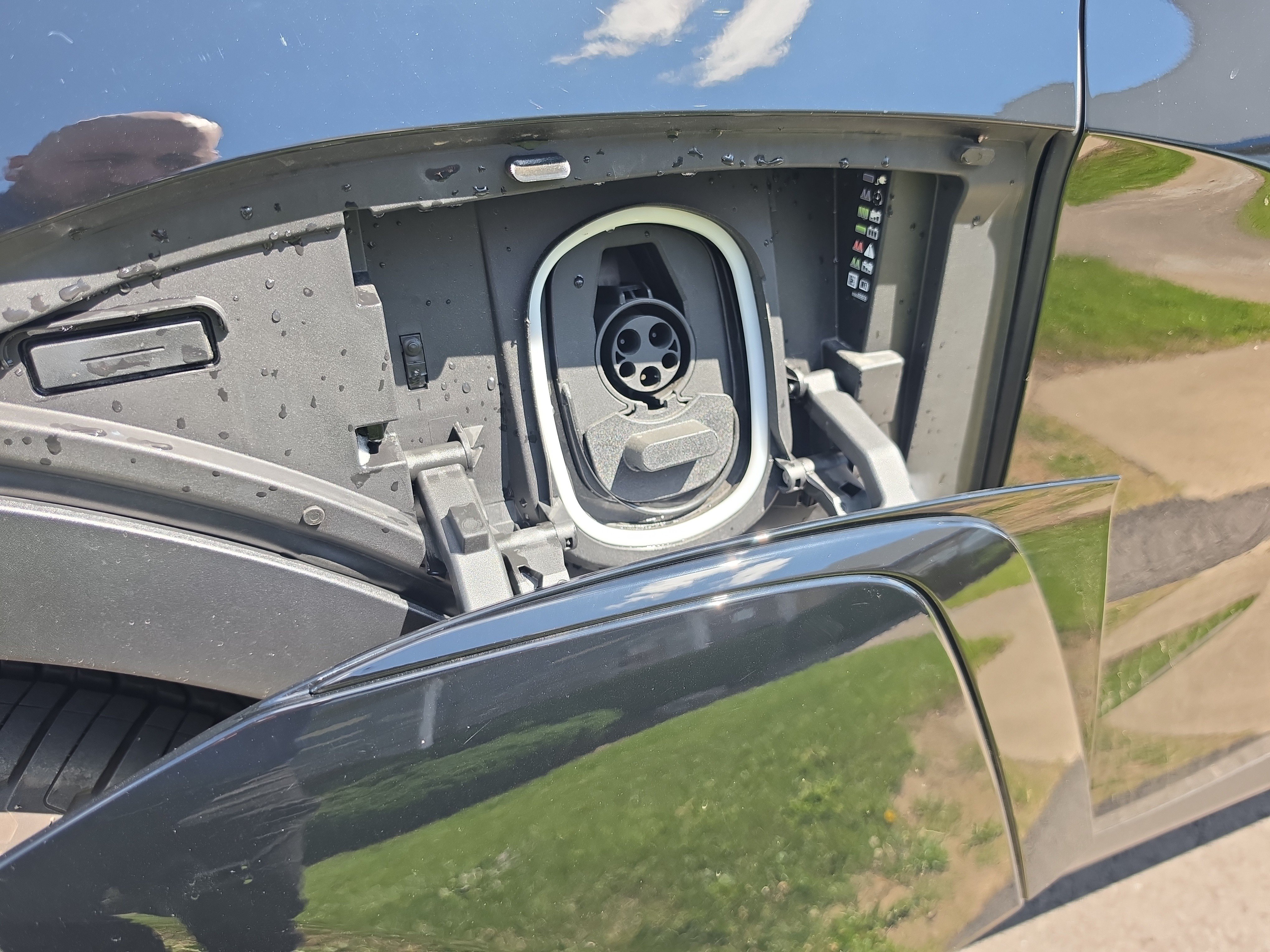 New 2025 Chevrolet Blazer EV LT AWD/4WD image 12
