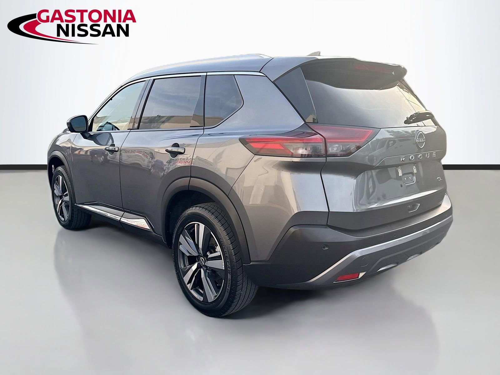 Used 2023 Nissan Rogue SL image 6