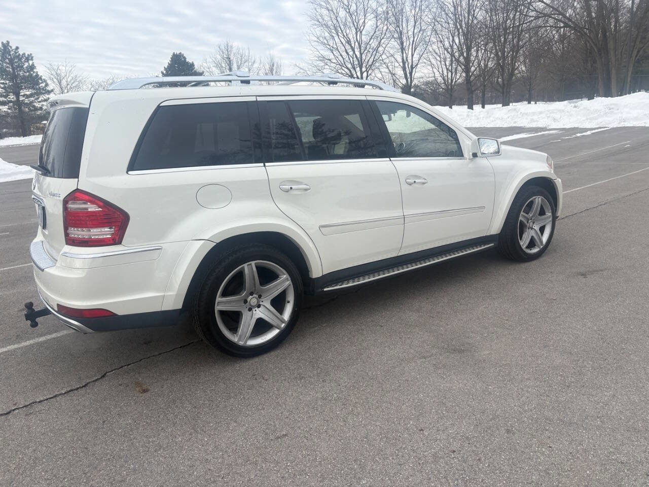 Used 2011 Mercedes-Benz GL 550 4MATIC image 8