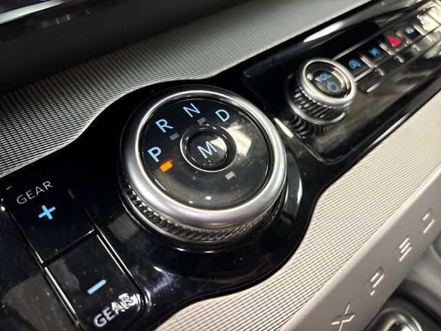 Used 2025 Ford Expedition Active image 29