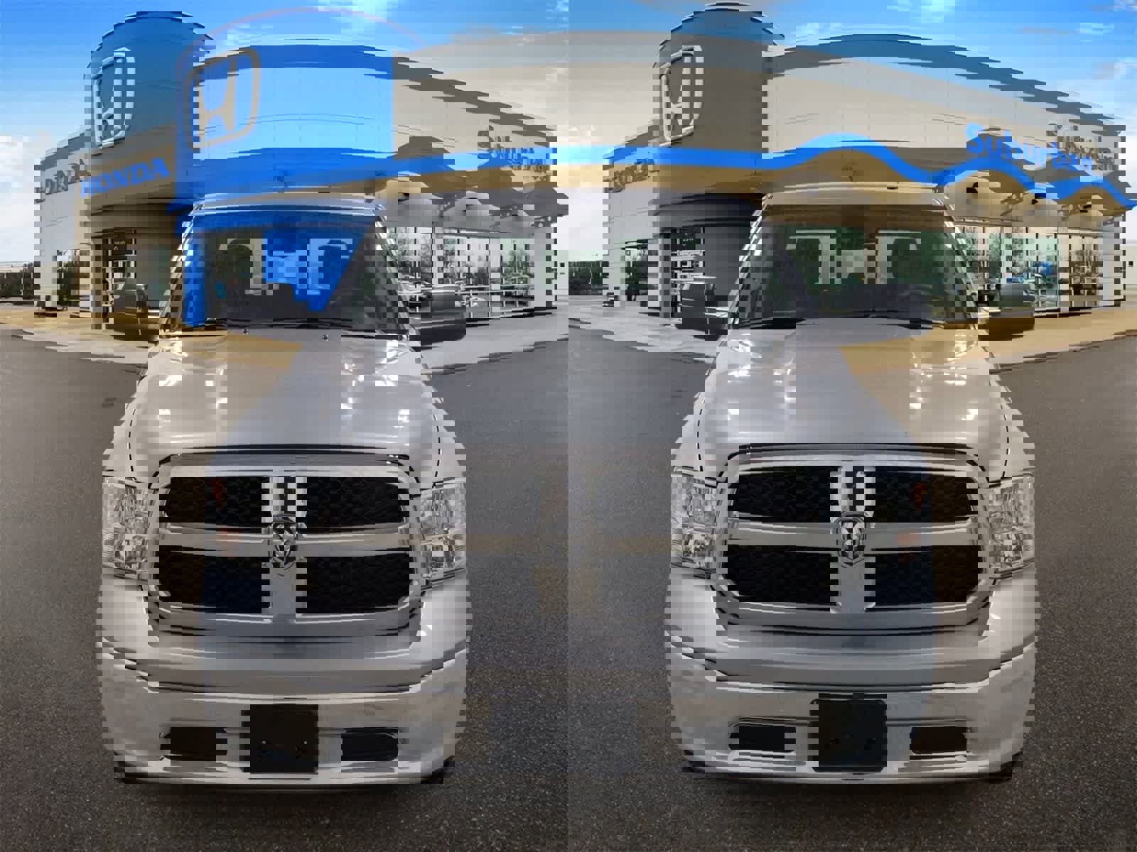 Used 2023 RAM 1500 Classic SLT w/ Trailer & Traction Group image 3