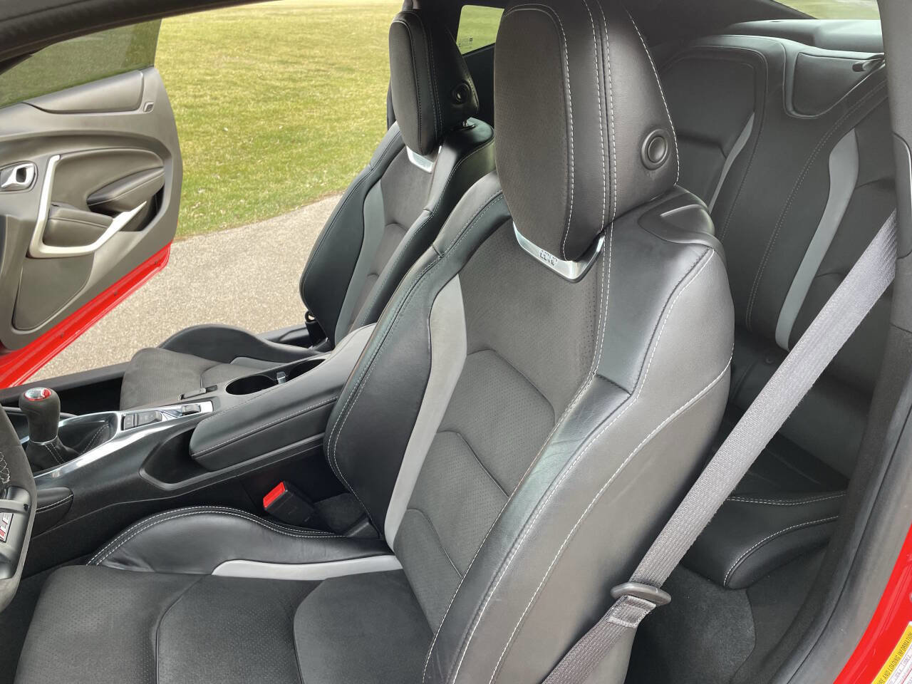 Used 2018 Chevrolet Camaro SS image 12