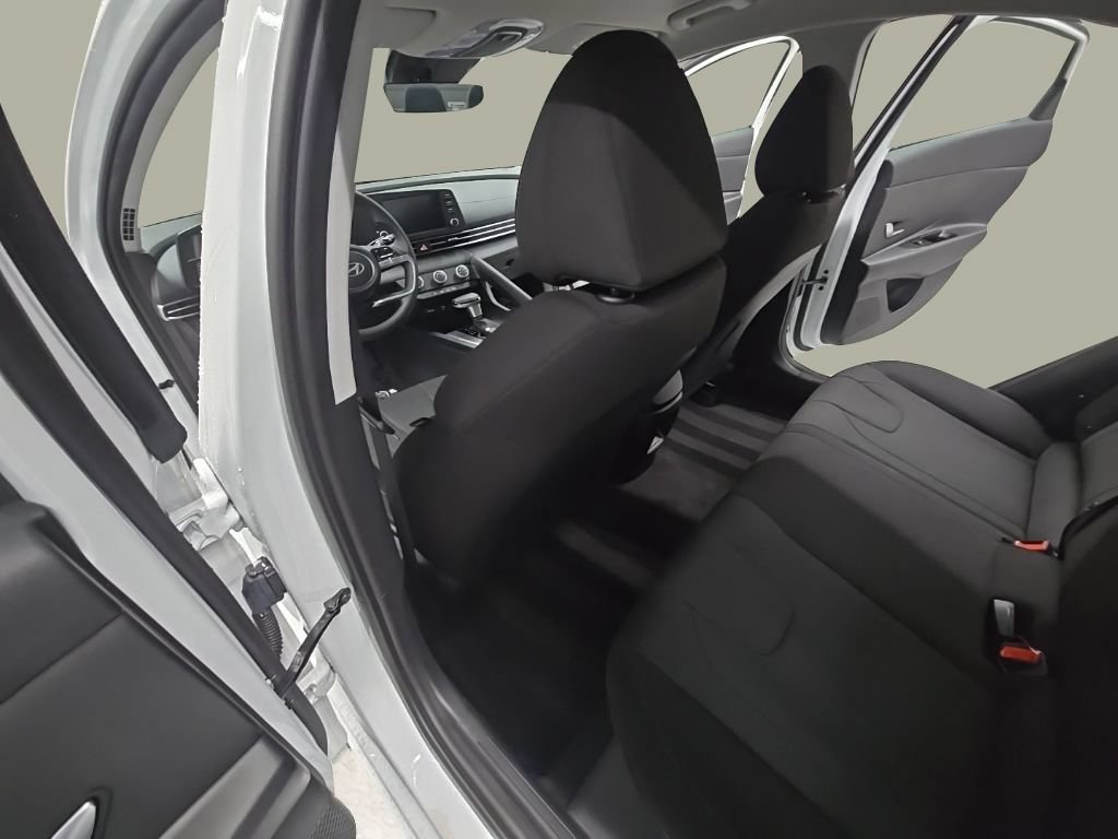 New 2026 Hyundai Elantra SE FWD image 13