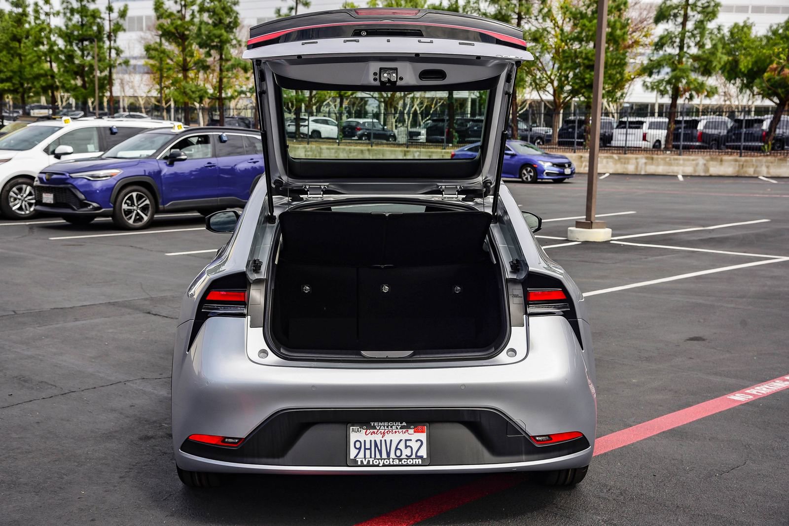 Used 2023 Toyota Prius LE image 31