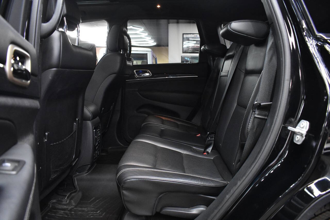 Used 2017 Jeep Grand Cherokee Overland image 17