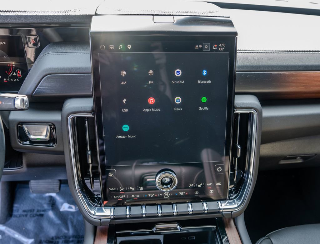 Used 2026 GMC Yukon XL Denali w/ Sun & Power Step Package image 11