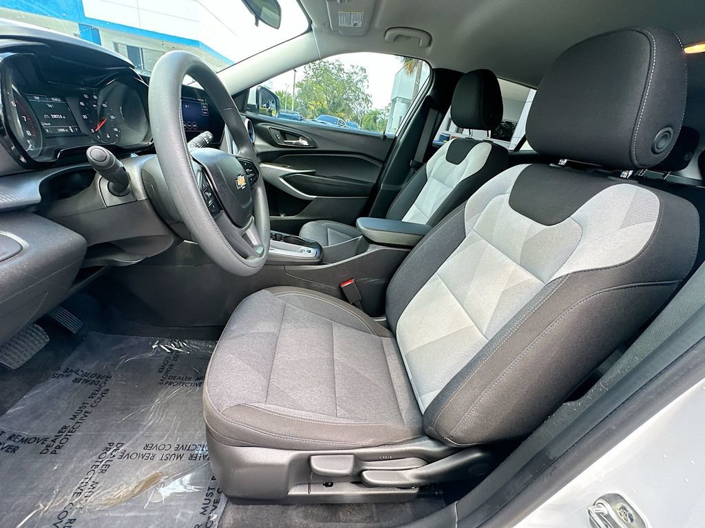 Certified 2024 Chevrolet Trax LS w/ LS Convenience Package FWD image 19