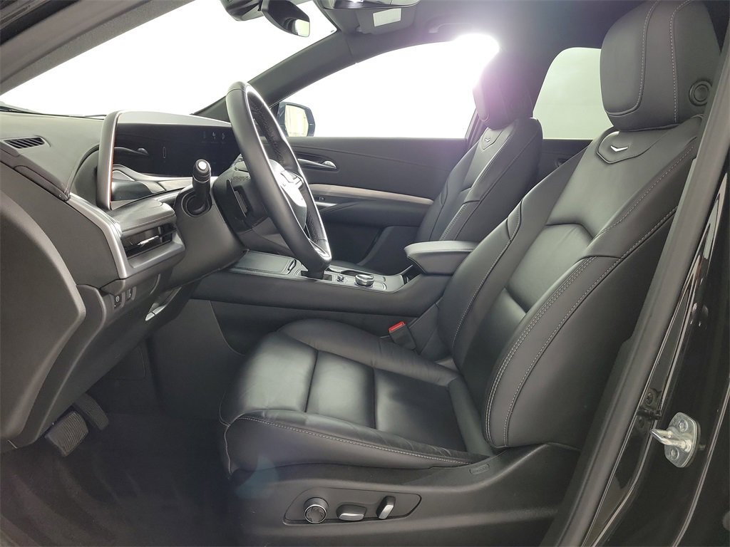 Certified 2025 Cadillac XT4 Premium Luxury image 16