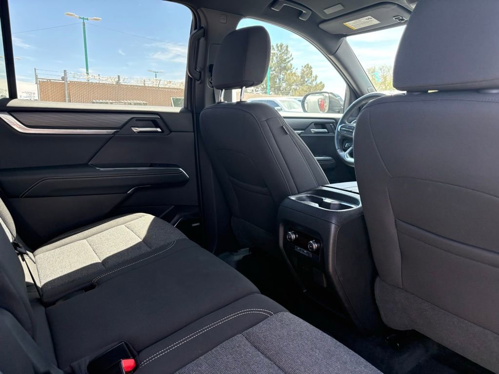 Used 2025 GMC Acadia Elevation image 7