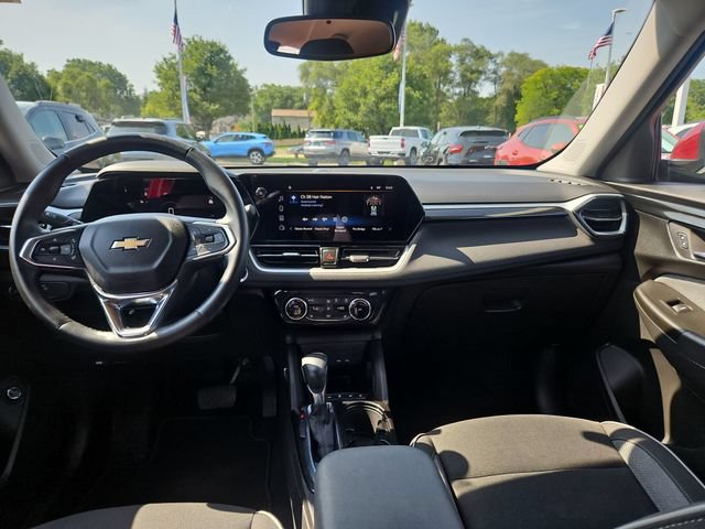 Used 2024 Chevrolet TrailBlazer LT w/ Convenience Package FWD image 13