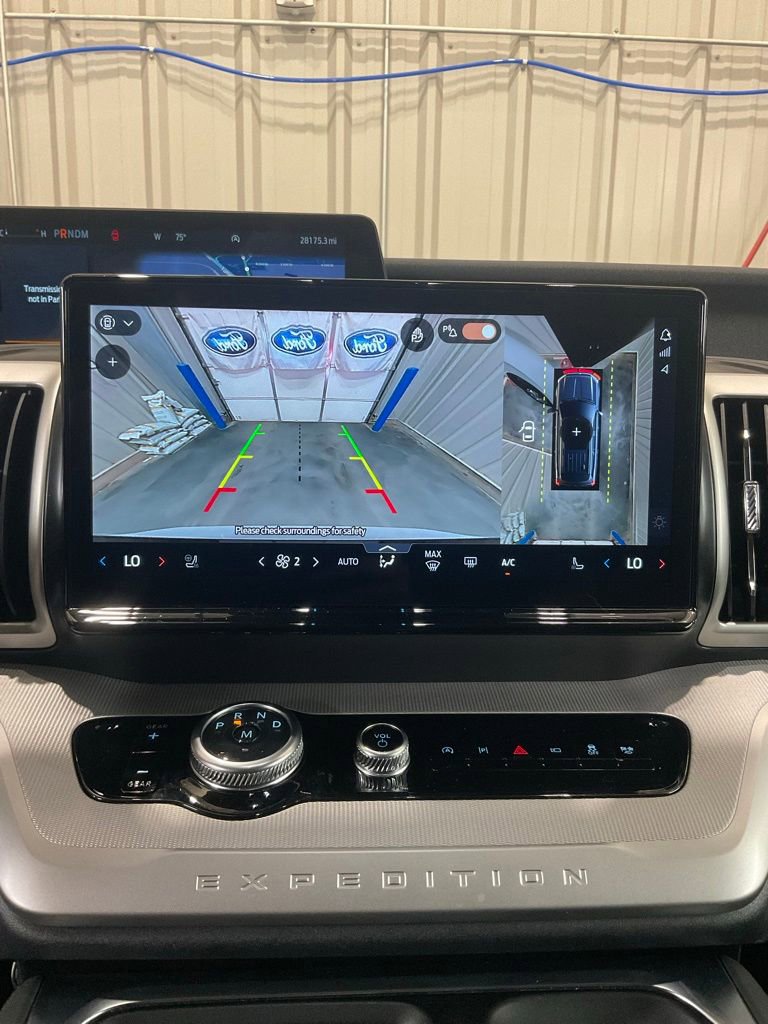 Used 2025 Ford Expedition Active RWD image 22