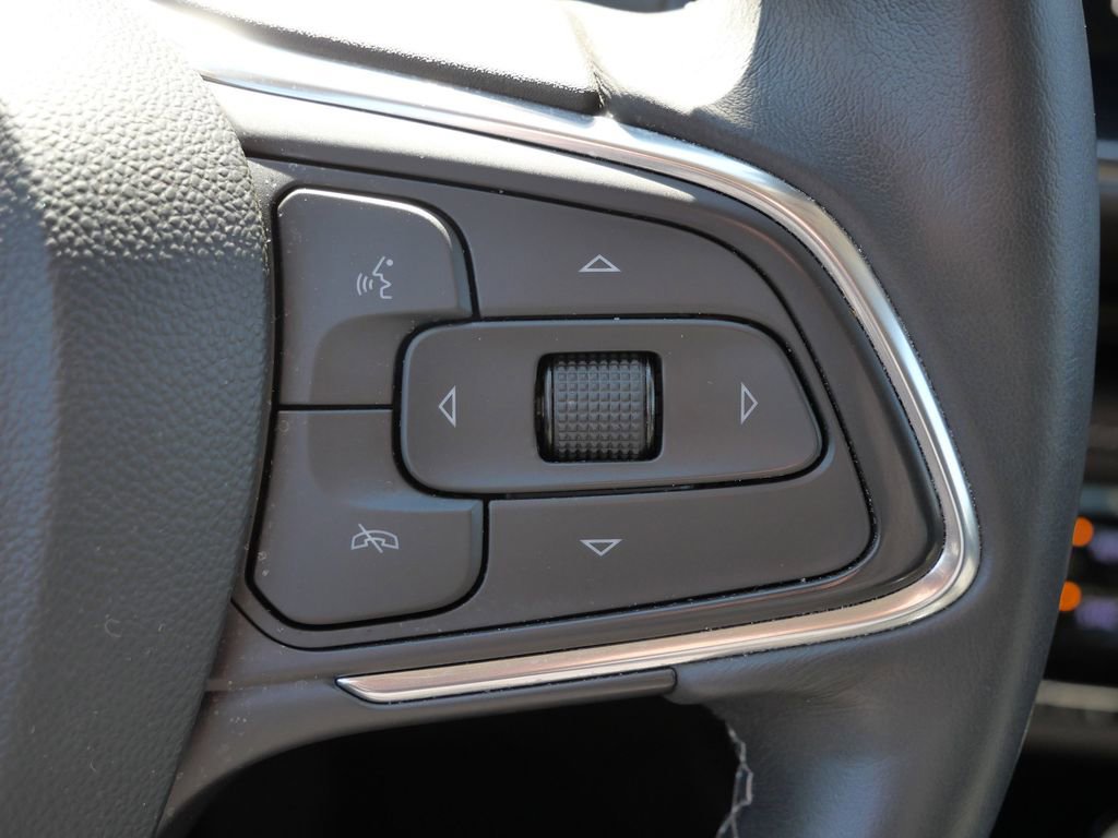 Used 2022 Buick Envision Essence w/ Technology Package I image 41