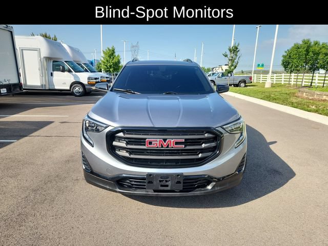 Used 2019 GMC Terrain SLE w/ Driver Convenience Package FWD image 2