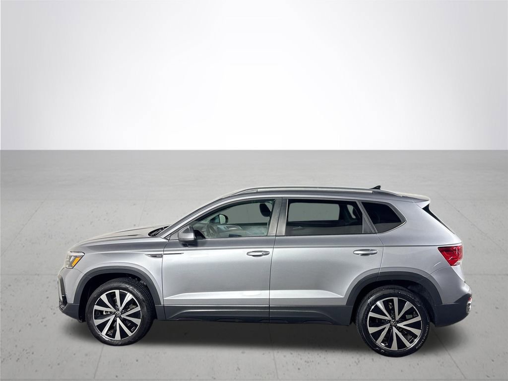 Used 2024 Volkswagen Taos SE image 9