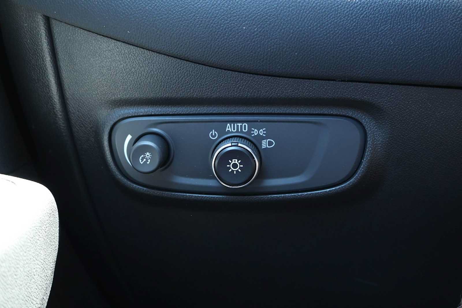 Used 2021 Chevrolet Equinox LT AWD/4WD image 28