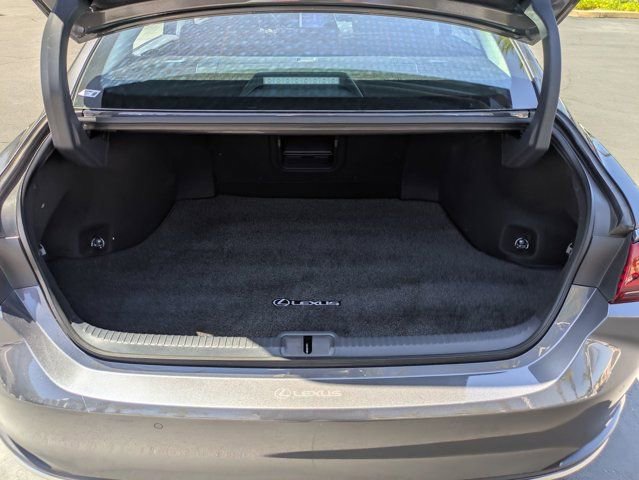 Used 2025 Lexus ES 300h w/ Premium Package image 27