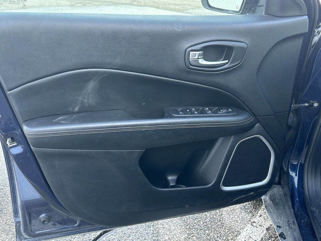 Used 2018 Jeep Compass Limited w/ Navigation Group image 10